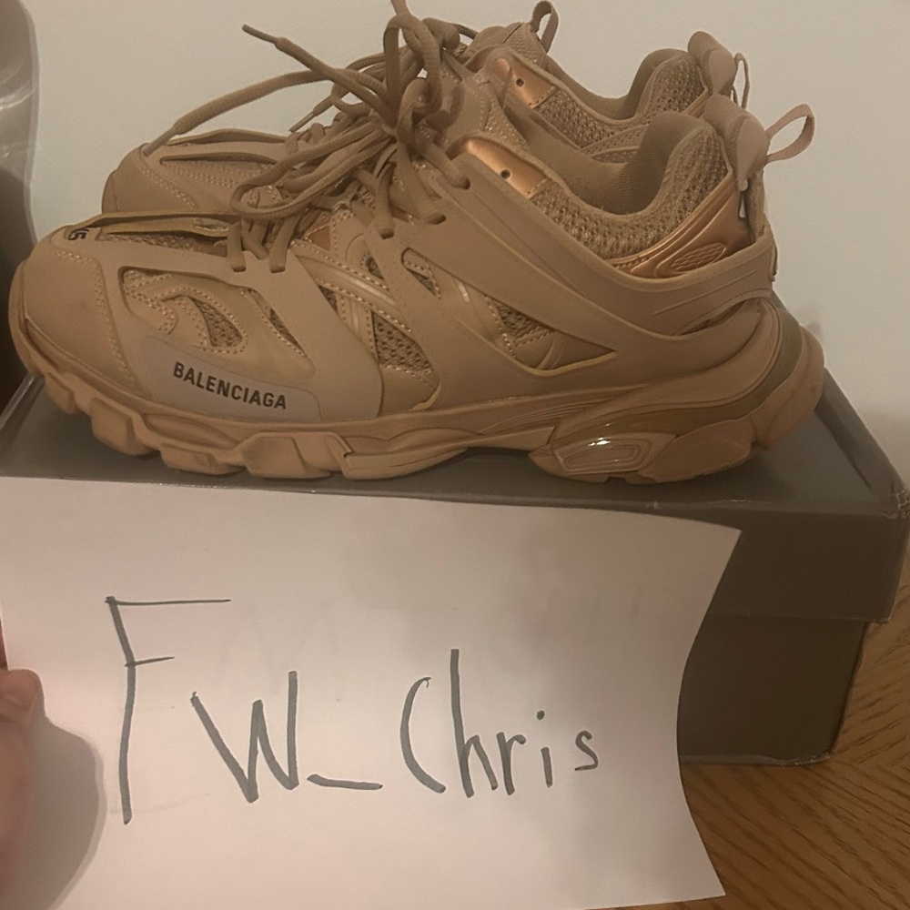 Balenciaga Track Size 45EU/12US
Beige Slightly Worn W dustbag